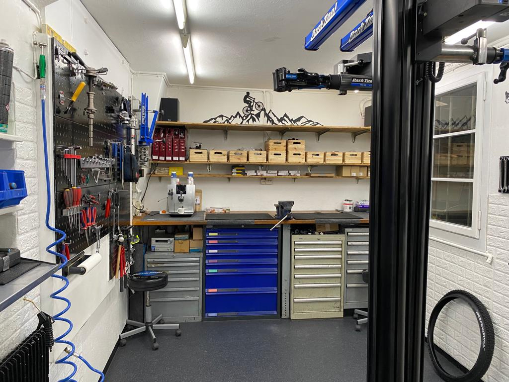 Bikeline Werkstatt innen